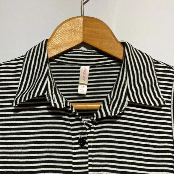 Xhilaration Black and White Striped Tank Top with Lace Sides Size Small - Picture 3 of 7